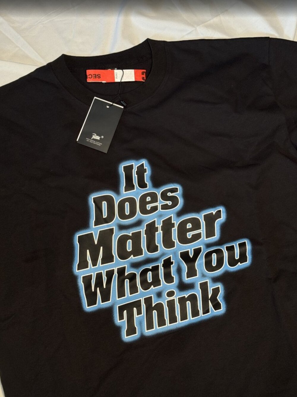 BNWT Patta Graphic t-shirt LARGE